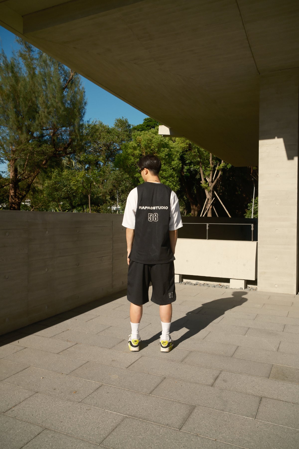 MESH VEST - Black
