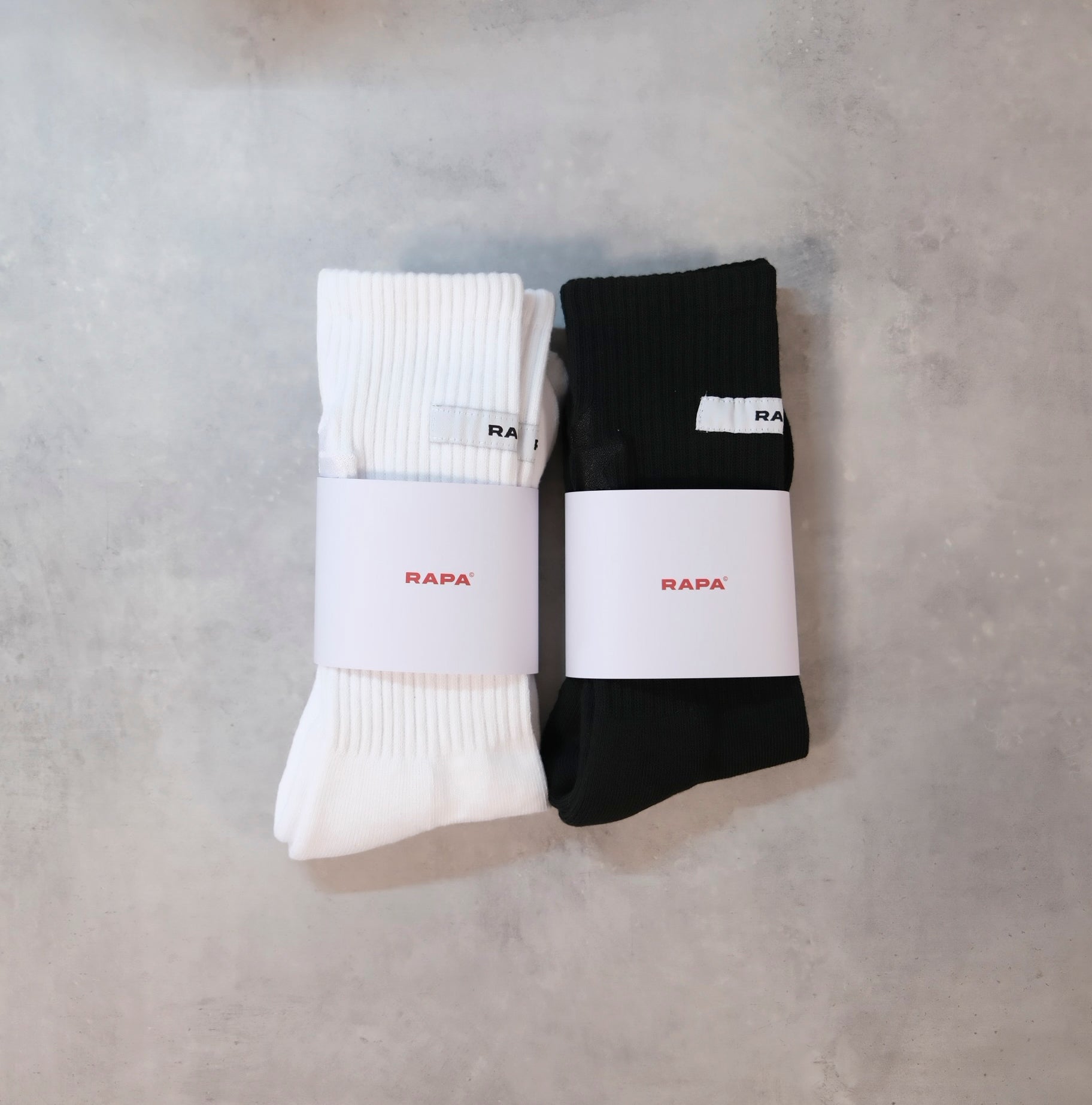 HYBRID SOCKS 黑白（2雙）